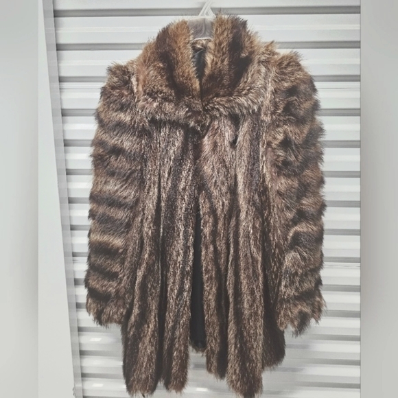 REAL FUR RACCOON STROLLER COAT W/ Hooks and Button SIZE LARGE/XLARGE - Picture 2 of 12